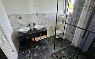 Vila Moderna cu 5 camere, garaj si 921 mp de curte, in Tocile - Poză 14