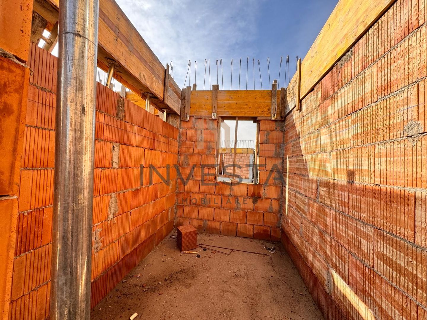 CASA INDIVIDUALA DE VANZARE SOPOR 800MP CURTE - Poză 12