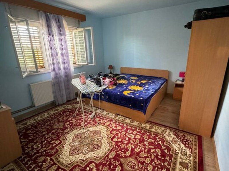 De vânzare Vilă D+P+2E, Gradiste Arad, garage si curte proprie - Poză 14