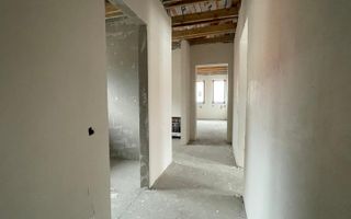 Casa spatioasa cu 1000 mp teren in Aiton - Poză 17