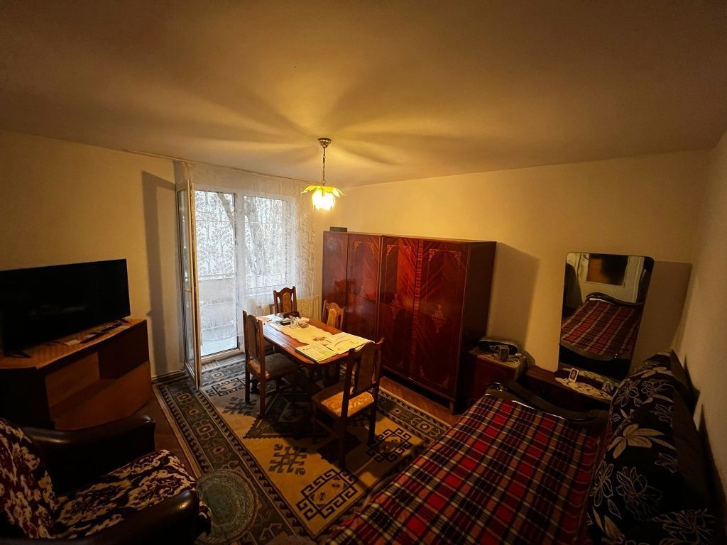 Vand Apartament 2 camere carpati 1 - Poză 2