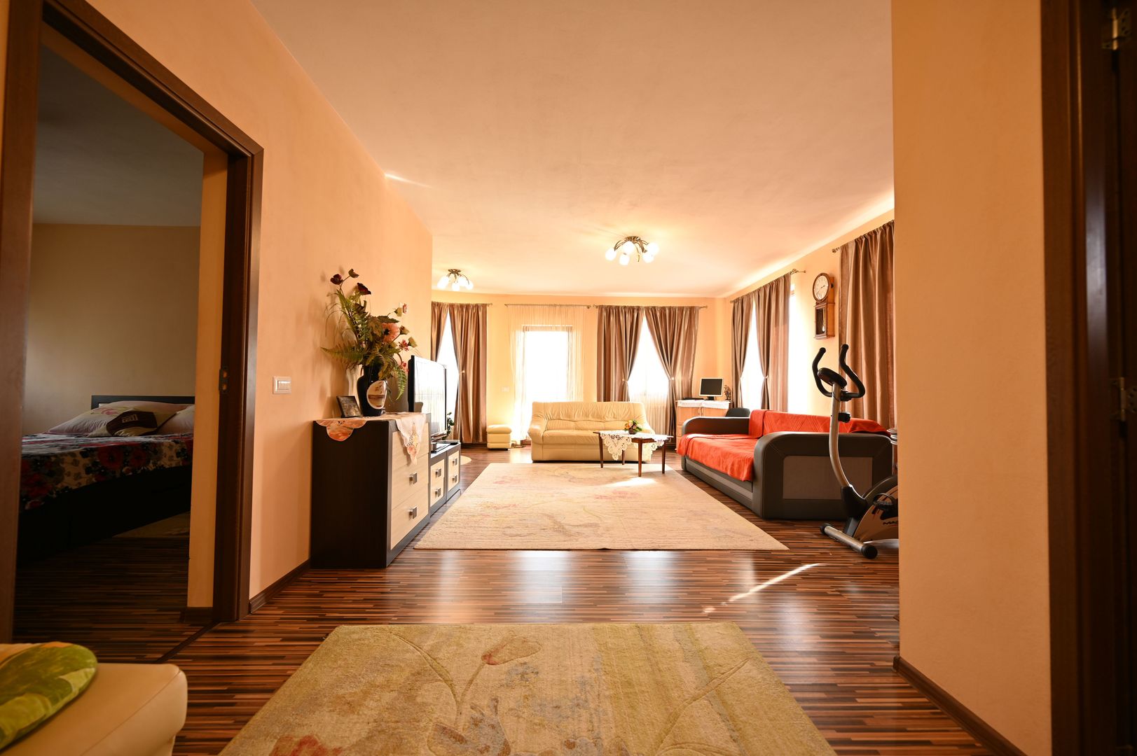 Casa P+1E, cu anexe si hala - Poză 13