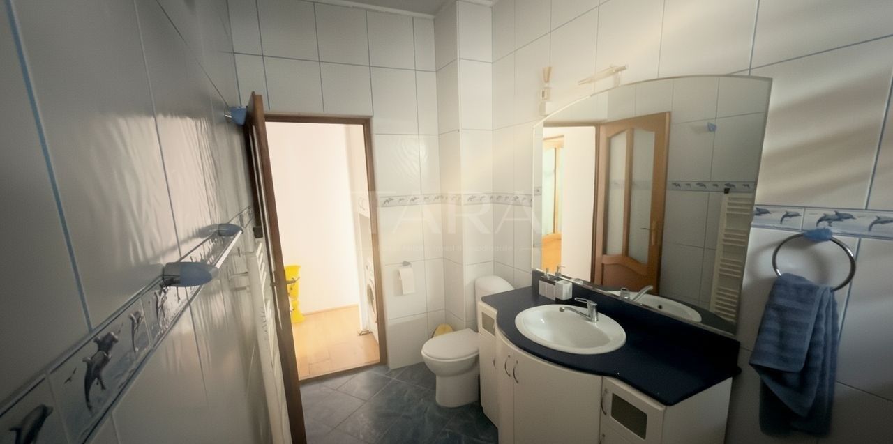 Apartament spațios, mobilat modern, cu parcare și garaj– zona Câmpului - Poză 12