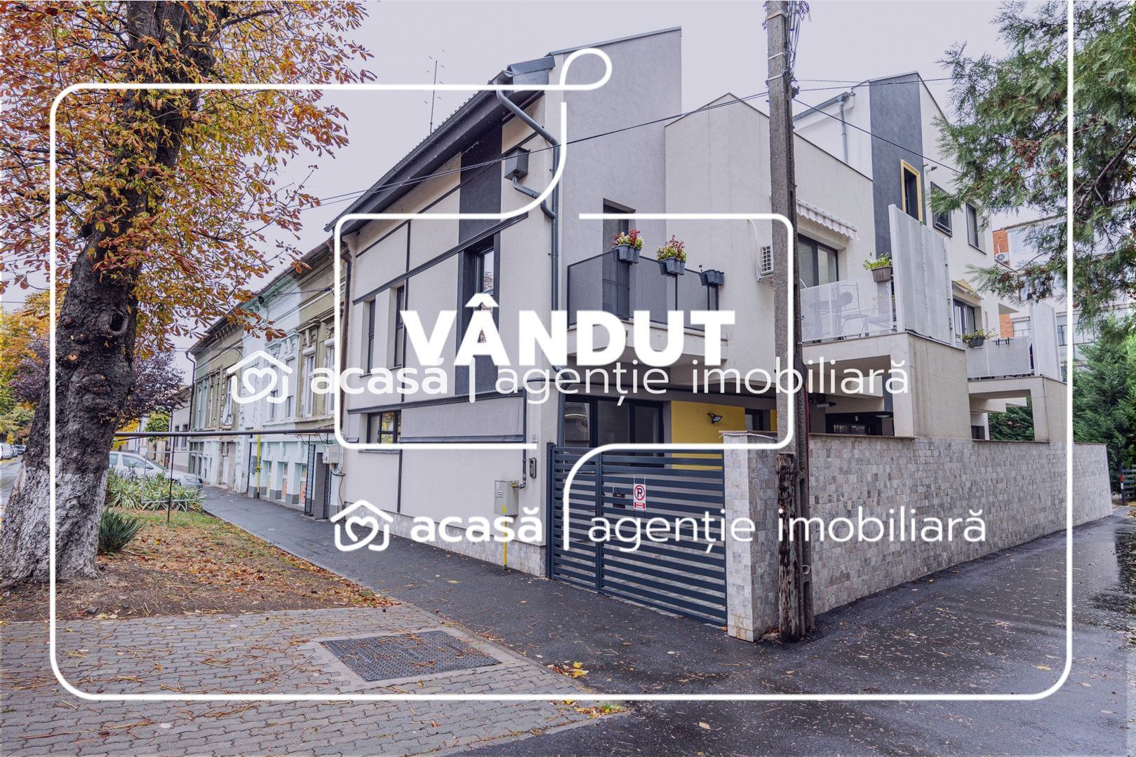 VÂNDUT! Apartament nou, ultracentral, cu loc de parcare privat - Poză 1