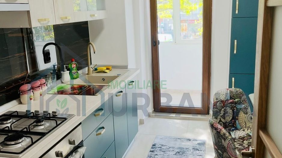 Apartament 3 camere decomandat, zona centrală - intersecția Tg. Cucu cu Podu de Fier, Iași - Poză 3