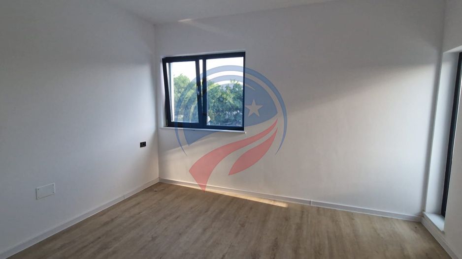 Casă modernă de lux – 4 camere, teren 373 mp, curte amenajată - Poză 4