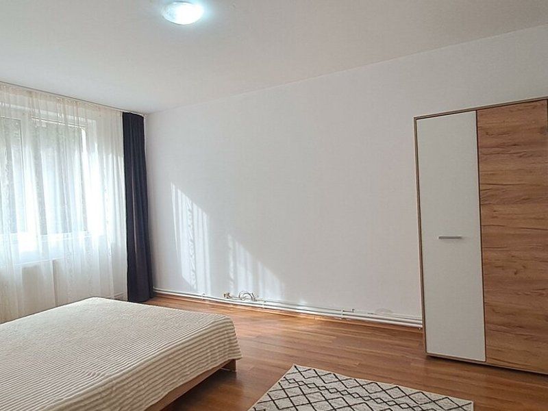 3 camere | Centrala proprie | Parcare - Poză 1