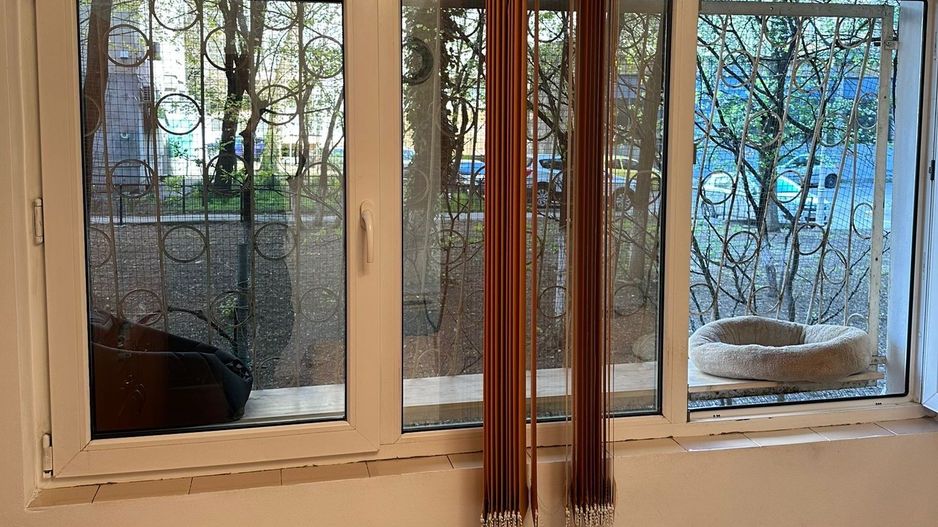 Apartament 3 camere, Decomandat. Bld. Al. Obregia, zona Vatra Dornei. - Poză 3