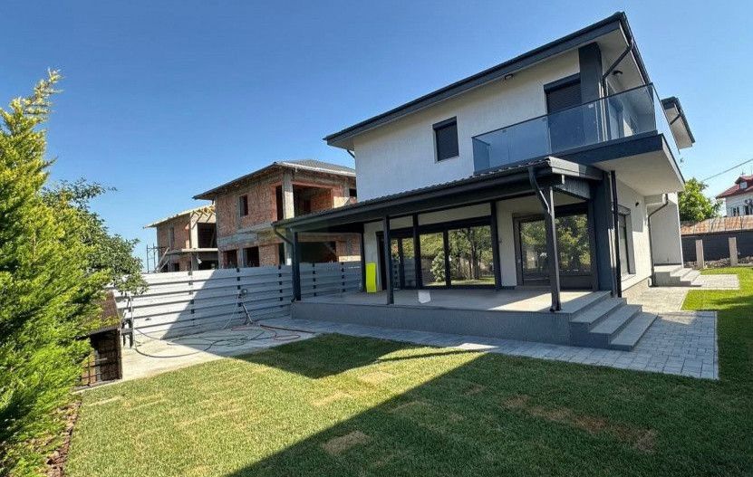 Vilă individuală Corbeanca | design modern, curte amenajată - Poză 3