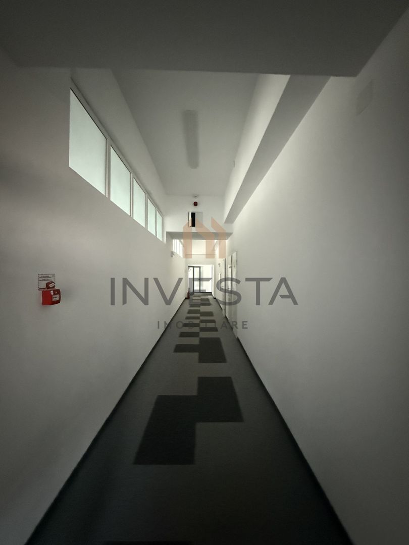 Ultimul etaj, vedere panoramică – Spațiu de birouri - Poză 4