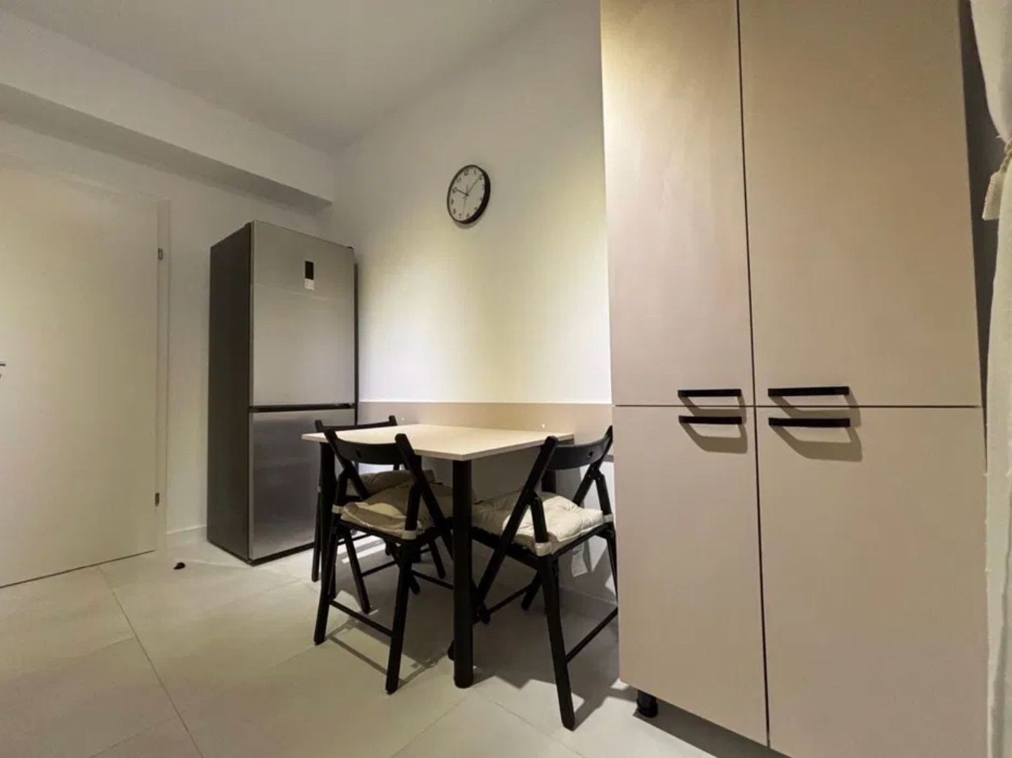 GARSONIERA SALAJ, LOC PARCARE, CENTRALA TERMICA,BUCATARIE INCHISA - Poză 2