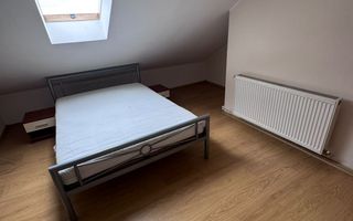 Inchiriez apartament 3 camere, spatios, central, et.5+mansarda - Poză 9