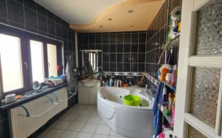Proprietate unică cu 2 case și garaj, teren 720 mp – zona Terezian - Poză 12