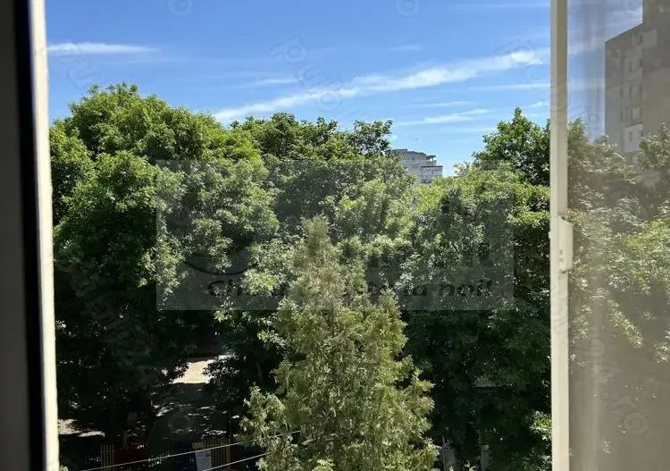 Ap cu 3 camere în Păcurari,izolat+geam la baie 108.000 euro negociabil - Poză 3