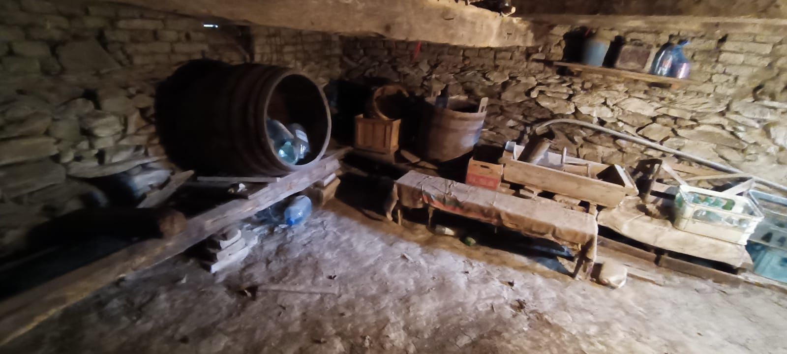 🏡  Teren generos cu Casă de Poveste în Șiria, Arad- Locație Rară - Poză 16