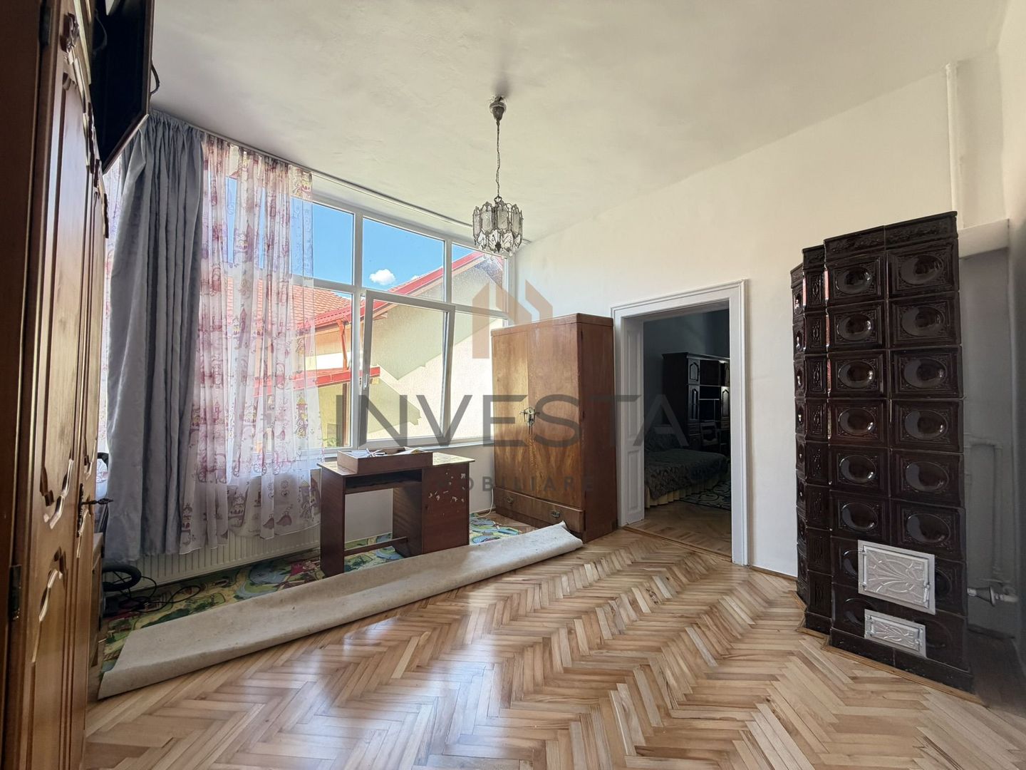 Casa cu 4 camere de inchiriat cu 2 locuri de parcare, zona 7 Strazi - Poză 9