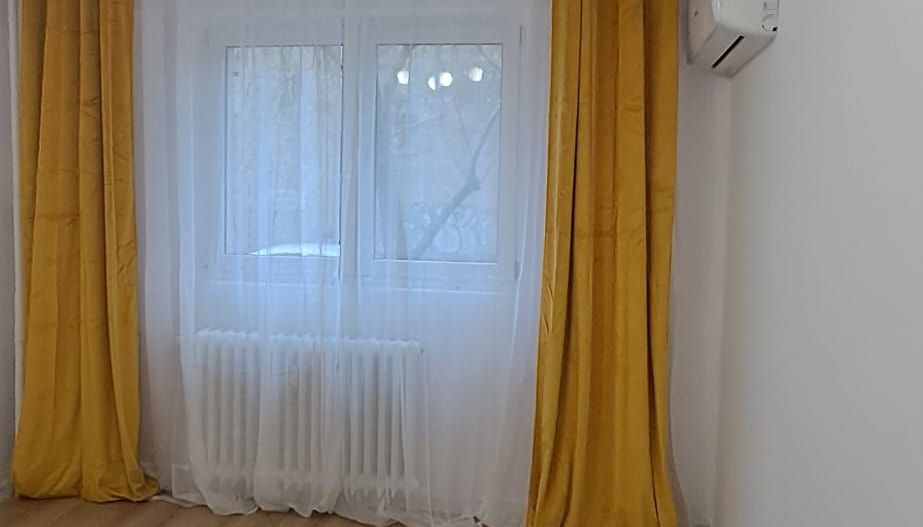 Apartament 2 camere, decomandat, Piata Victoriei, complet renovat, parter. - Poză 1