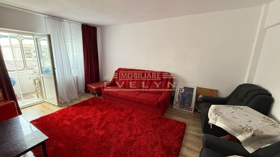 De vânzare apartament 4 camere, decomandat – Vedere dubla spre Parcul Mihai Eminescu si Piata Mica - Poză 1
