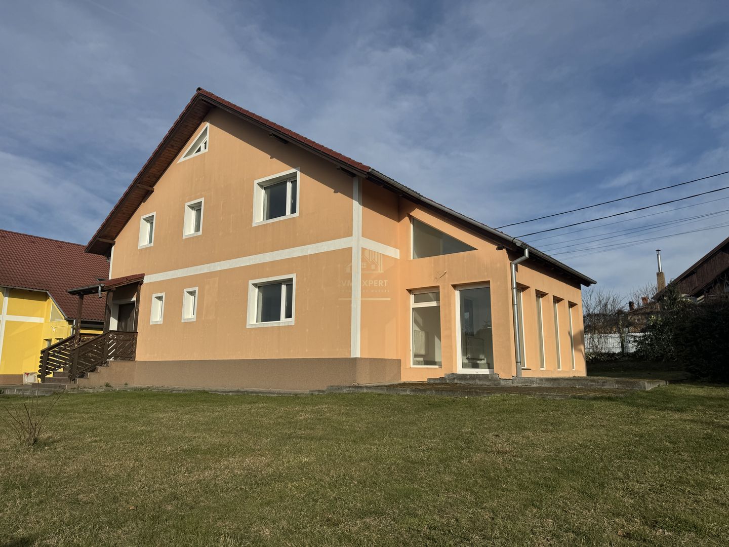 VILA 5 CAMERE,TEREN 560 MP, CAMPULUNG, ARGES - Poză 2