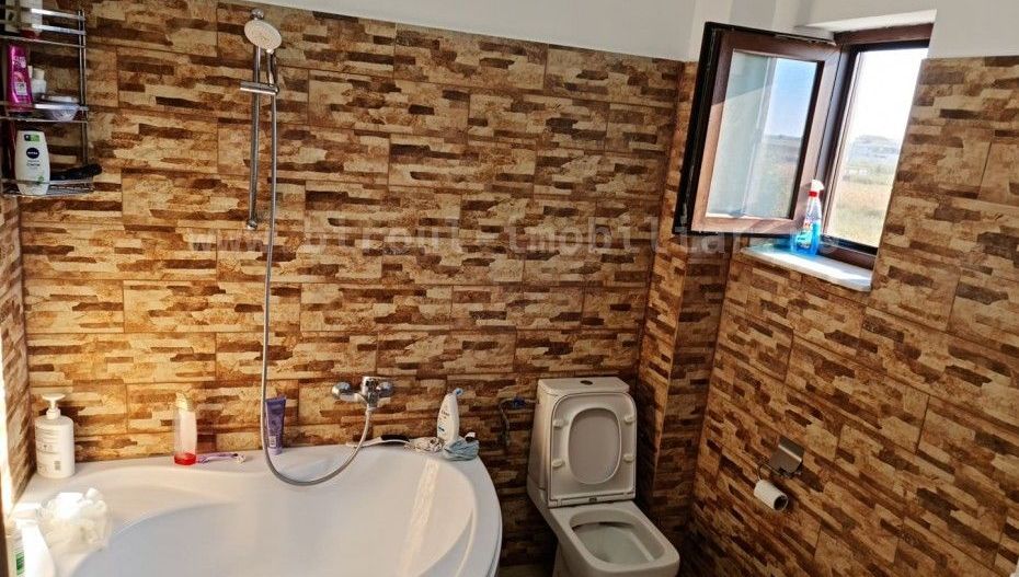 Vânzare Vilă P+1+Pod în Zonă Liniștită din Cumpana - Poză 5