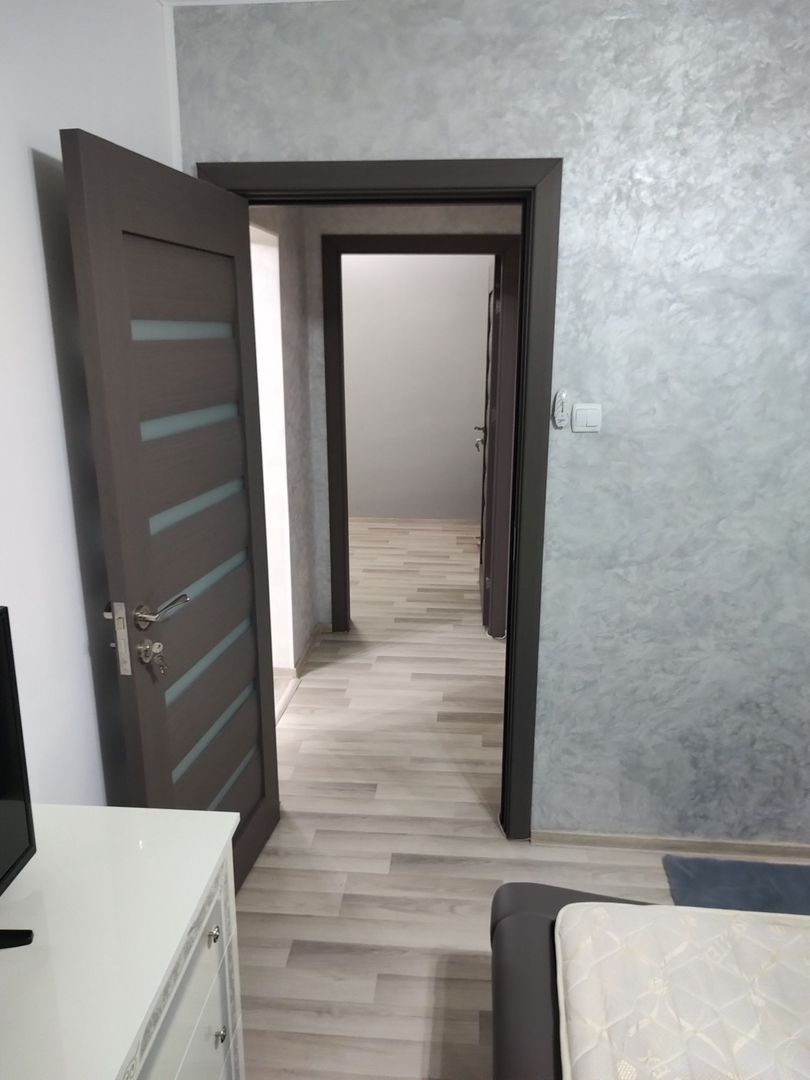 APARTAMENT 3 CAMERE – MICRO 17 – RENOVAT – ETAJ 3/4 – 64 MP - Poză 2