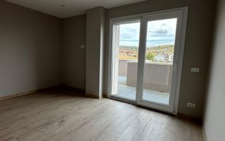 Penthaus  modern in  Sibiu ,3 camere ,2 garaje subteran , boxa - Poză 9