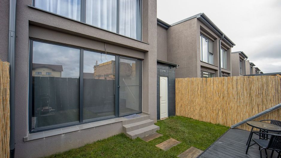 Casă înșiruită de vânzare în Sânpetru | Mobilată și utilată premium - Poză 19