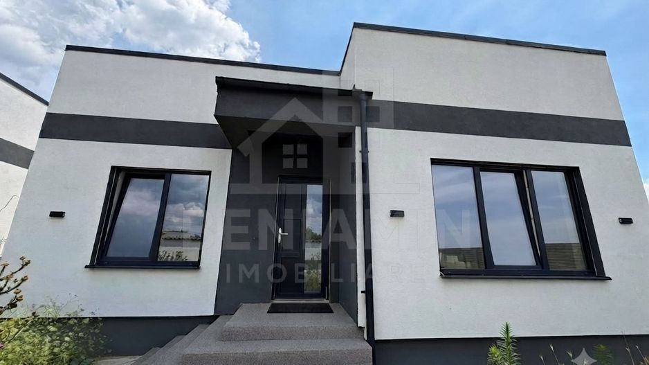 Casa-3 Dormitore-3 bai-Teren 300mp-Damila str Ficusului-La cheie - Poză 2