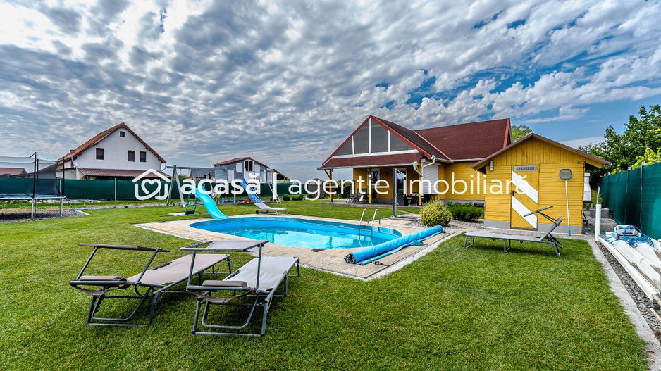 Casa de Lemn cu Piscina si Gradina Impecabila in Vladimirescu! - Poză 1