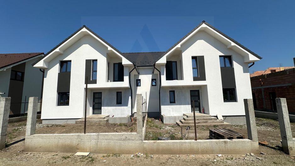 Casă tip duplex curte 350 mp 120 mp utili terasa 22 mp Sura Mare - Poză 1