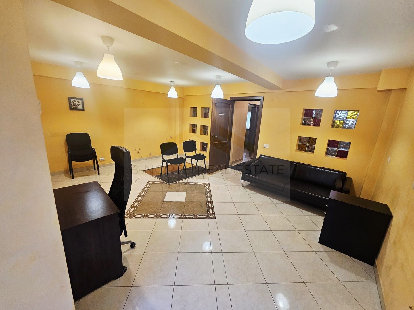 Spațiu comercial de închiriat în vilă , Zona Alba Iulia - Poză 1