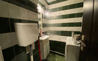 Garsoniera situata la parter inalt, zona Vivo - Poză 3