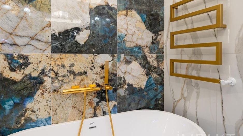 Apartamentcu 2 camere finisat lux in zona centrala - Poză 14