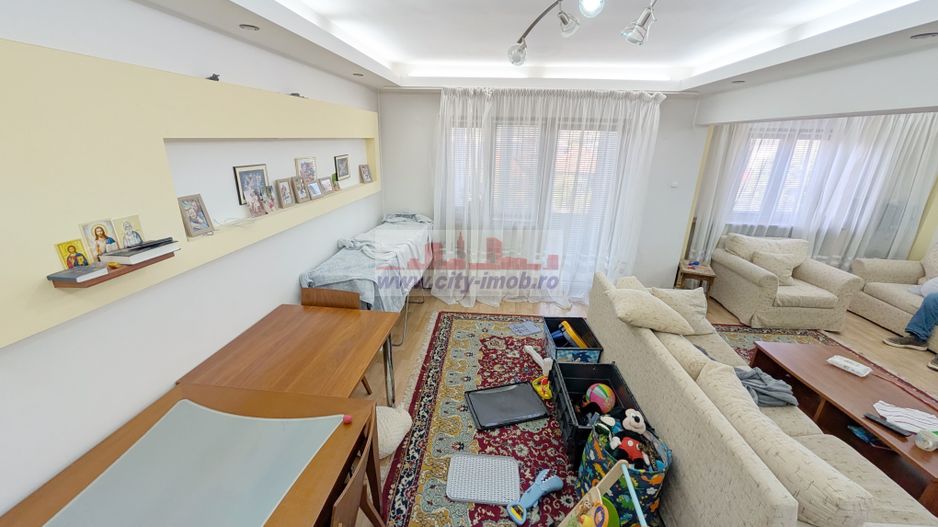 Vanzare Apartament 3 camere Curtea de Arges, Judetul ARGES - Poză 8