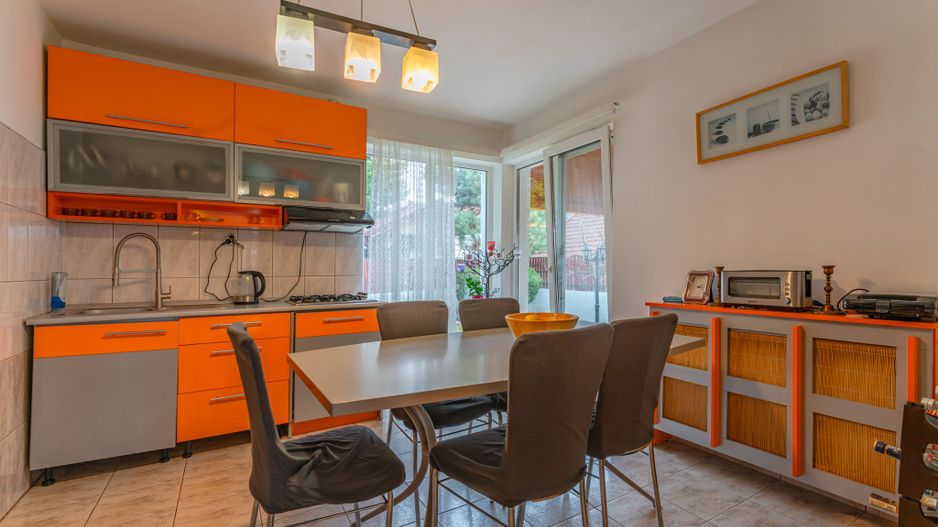 Casă spațioasă pentru familie în Hărman: 5 camere, 670 mp teren - Poză 6