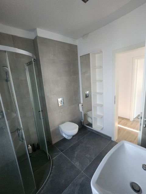 Apartament spatios cu 2 locuri de parcare - Poză 5