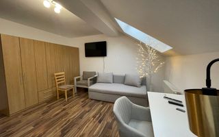 Apartament cu 3 camere de închiriat în Zorilor - Poză 2
