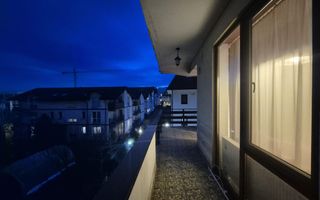 Bloc nou, sectiune mare, apartament 3 camere cu semineu, terasă mare si garaj - Poză 1