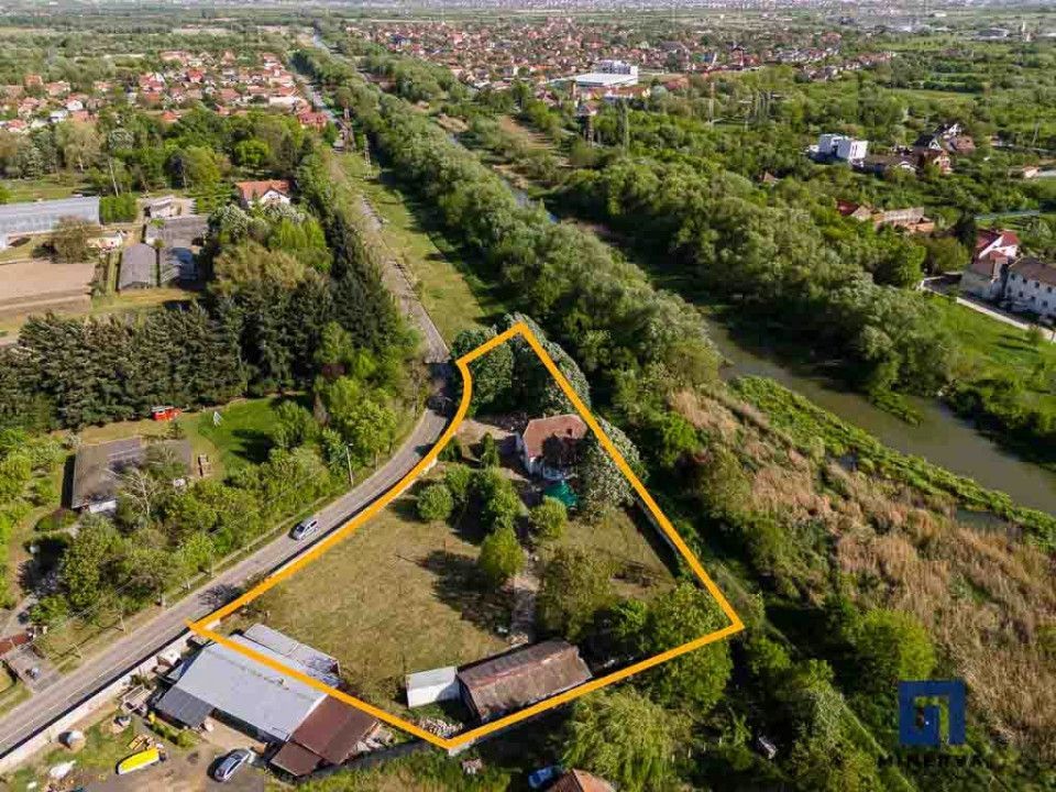 Vila cu 6 cam si 6 bai- 3465 mp teren- ideala pentru dezvotarea unui bussines  - Poză 46