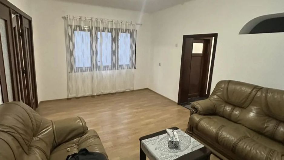 APARTAMENT IN VILA CURTE SI PARCARE ZONA UNIRII - Poză 2