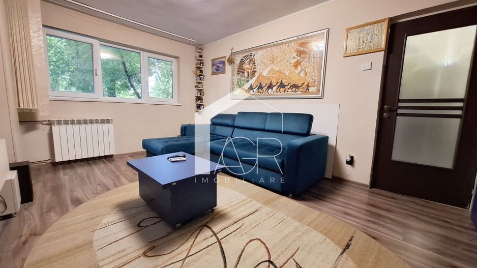 Apartament cu 3 camere, decomandat, zona Vest - Poză 3