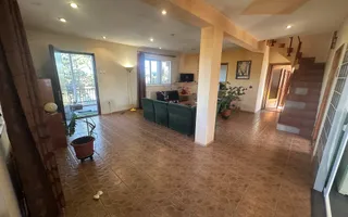 PANTELIMON, APARTAMENT-VILA 1E+M 230 MP, CURTE 516 MP! - Poză 14