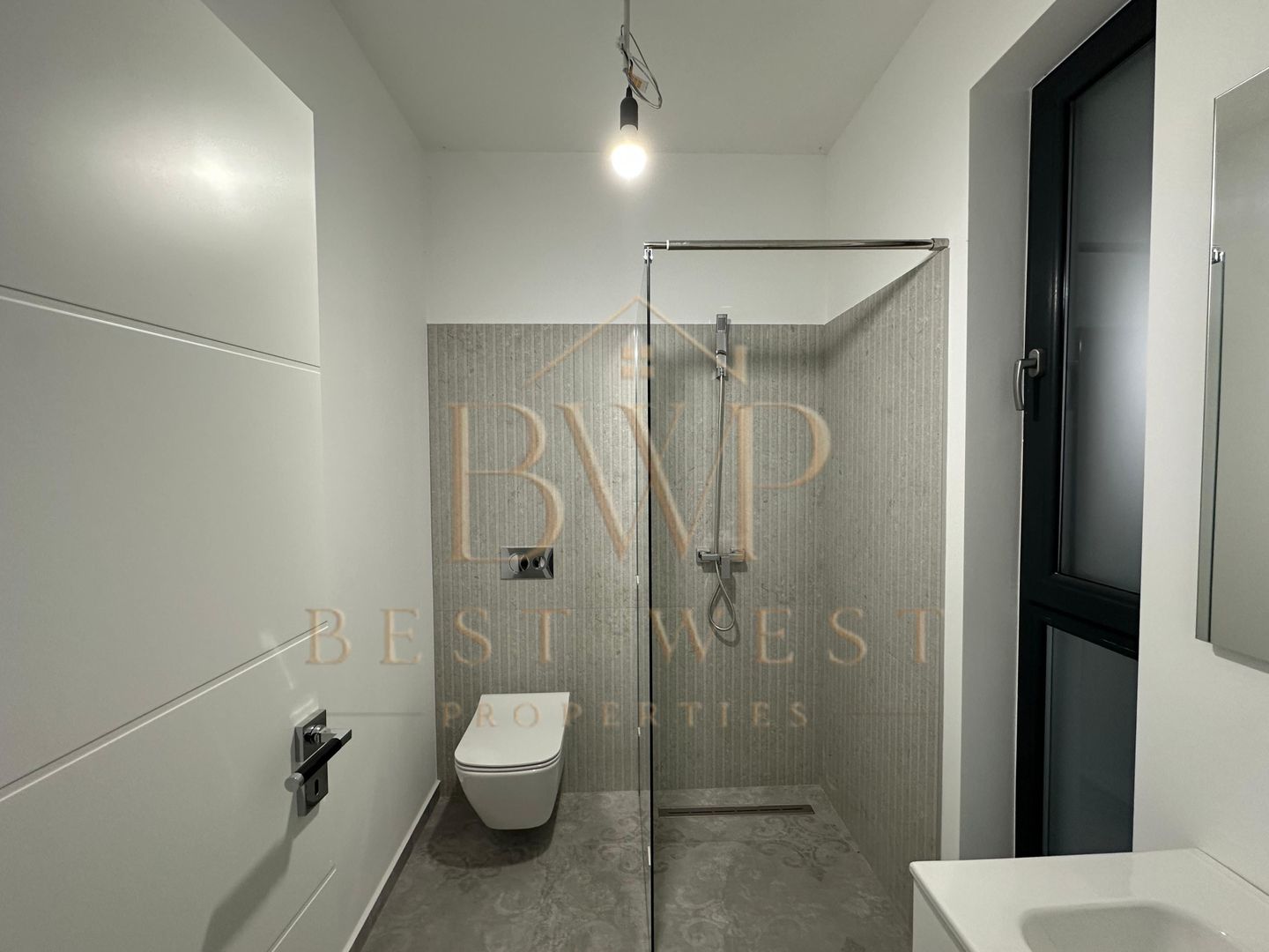 Duplex 1/2, 4 camere, 3 băi, la strada principală Mosnita Veche - Poză 5