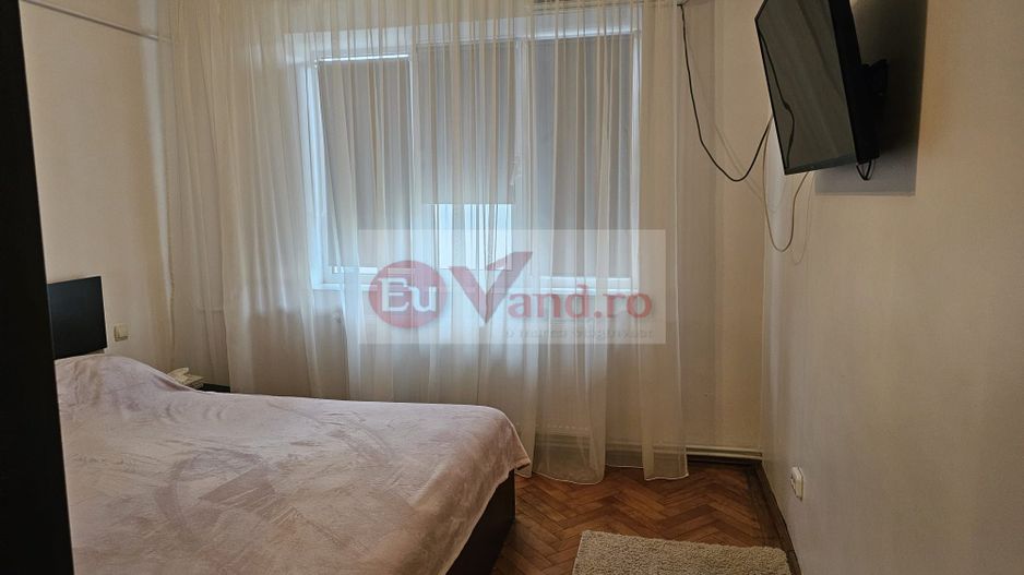 Apartament cu 3 camere, mobilat si utilat - Piata Centrala - Poză 12