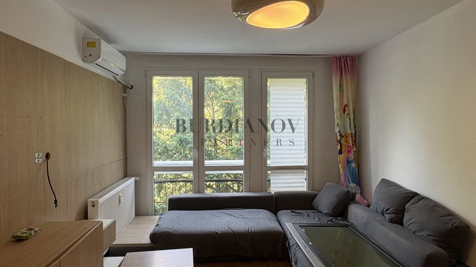 Apartament cu 3 camere - Metrou Costin Georgian - bd. 1 Decembrie 1918 - Poză 2