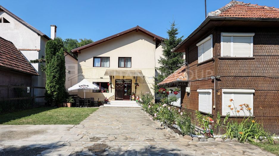 COMISION 0% ! Pensiune 11 camere in Bran | Poarta - Poză 2