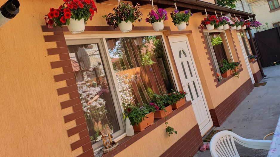 Casa renovata complet – zona Mall – - Poză 2