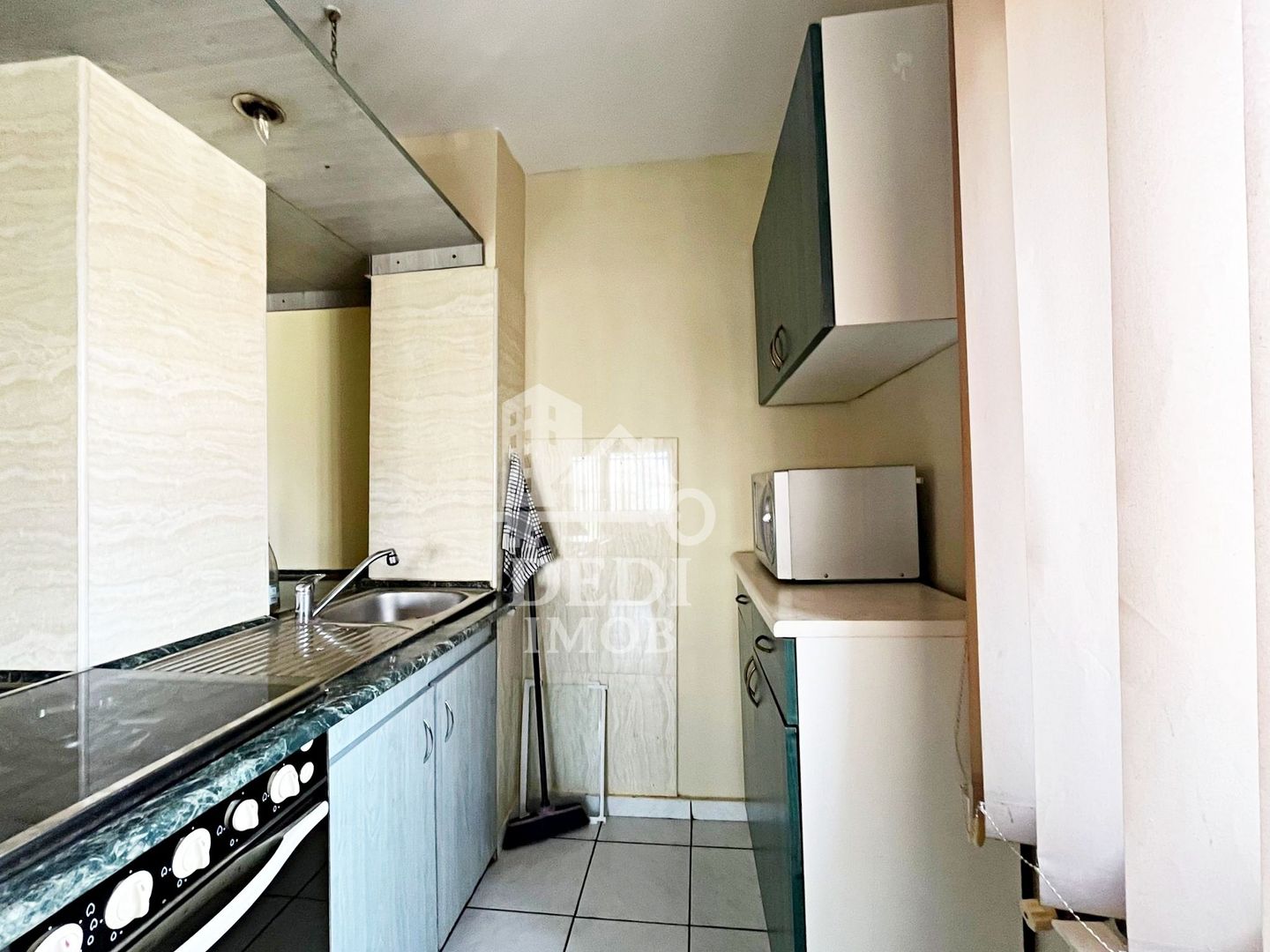 Apartament cu 3 camere de inchiriat zona Rogerius, Oradea - Poză 9