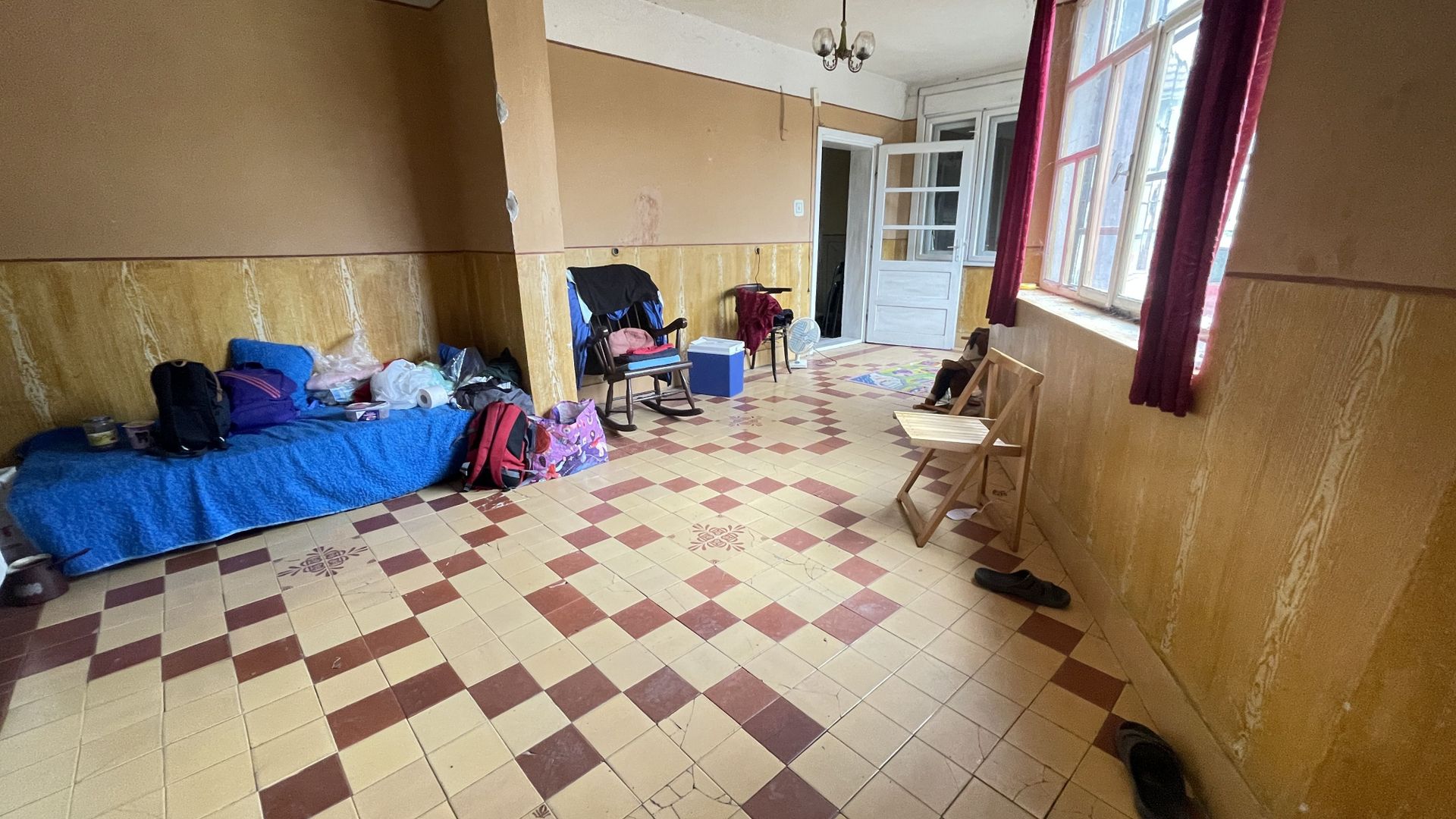 Casa cu teren de 915 mp și front de 20 ml - Poză 13