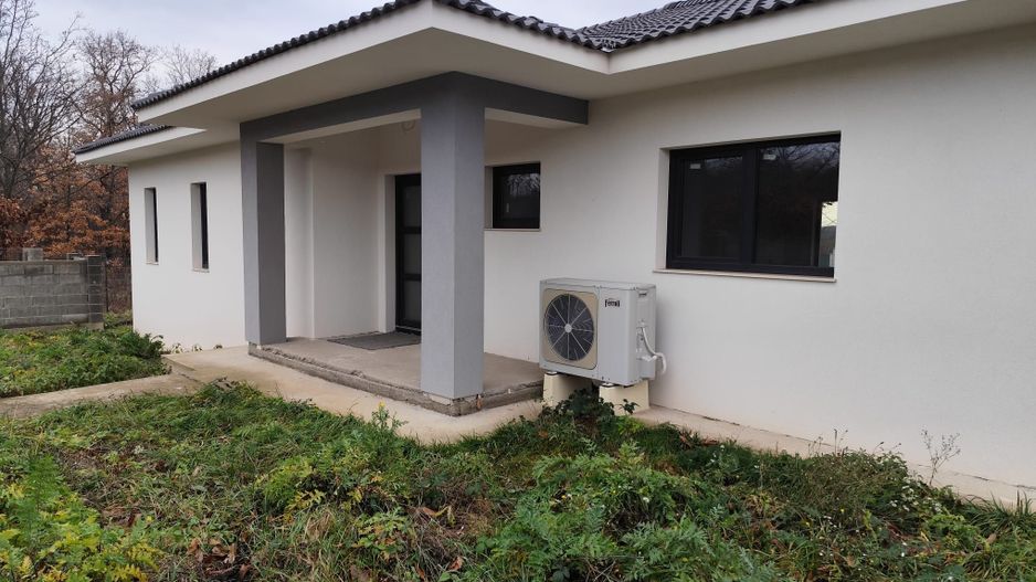 Casa noua de vanzare, nivel parter, living generos si 3 dormitoare - Poză 2